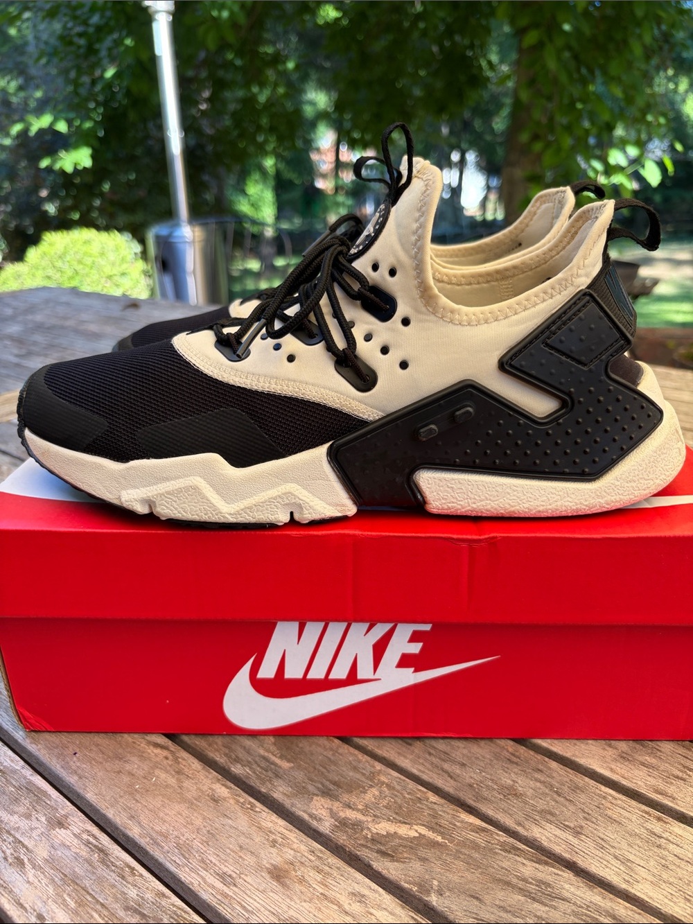 Nike White and Black Air Huarache Sneakers - Picture 2 of 7